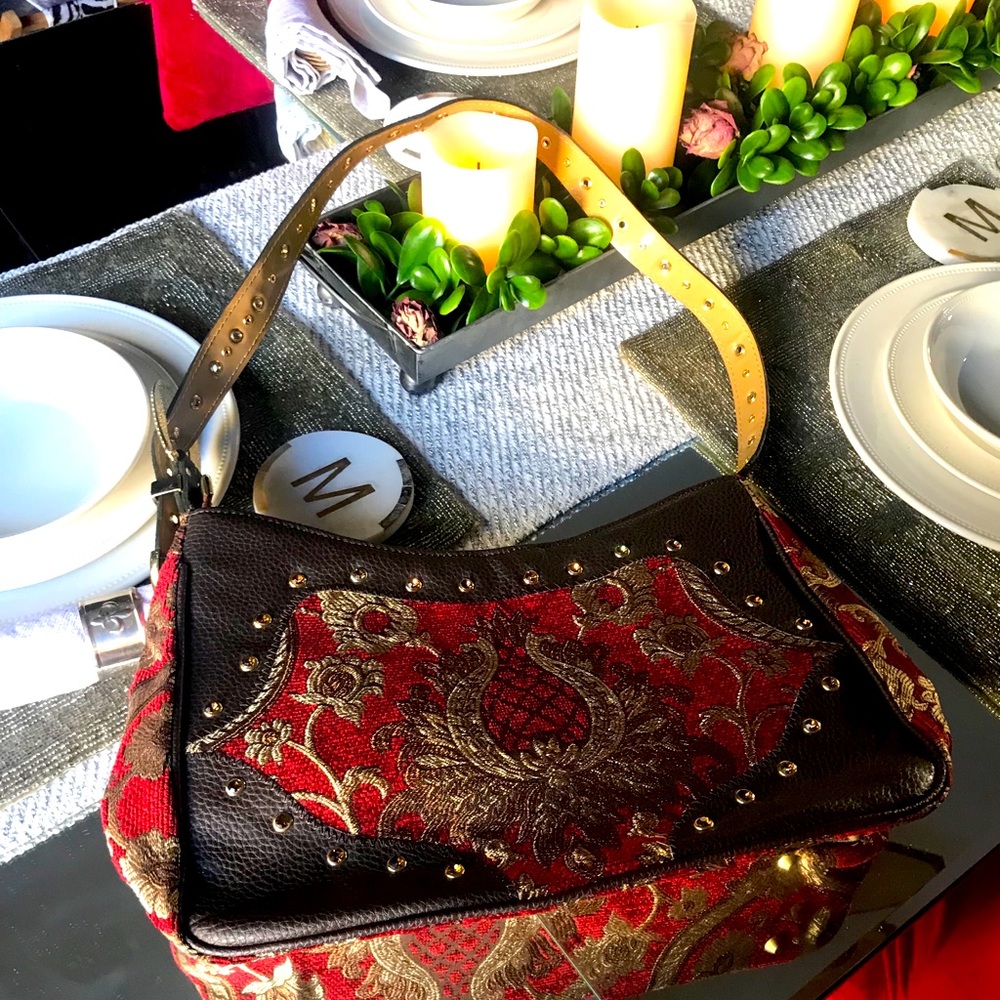 Embroidered purse